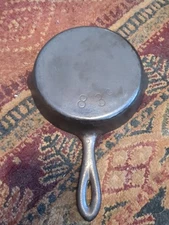 Chicago Hardware Foundry Hammered No. 3 Cast Iron Skillet 8 3 G, Restored