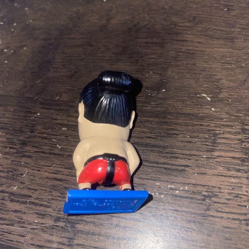 VINTAGE WWF PLAYMATES RING MASTERS YOKOZUNA WRESTLING ACTION FIGURE WWE - Picture 2 of 3