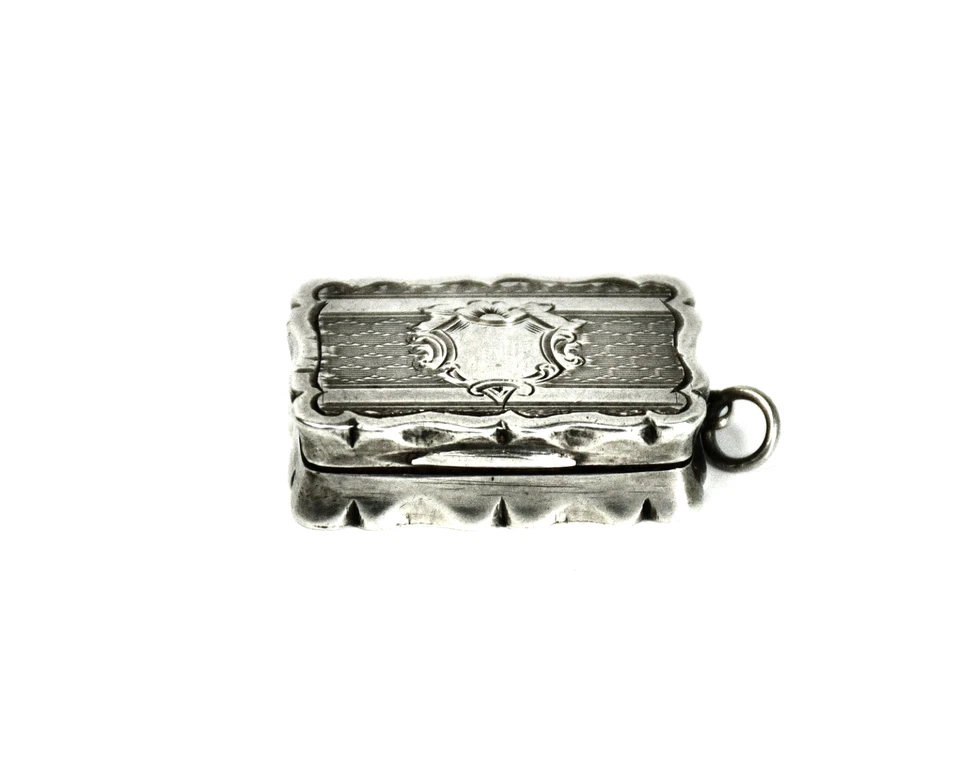 Antigua vinagreta de plata de ley de George Unite 1864 Foto 2 de 4