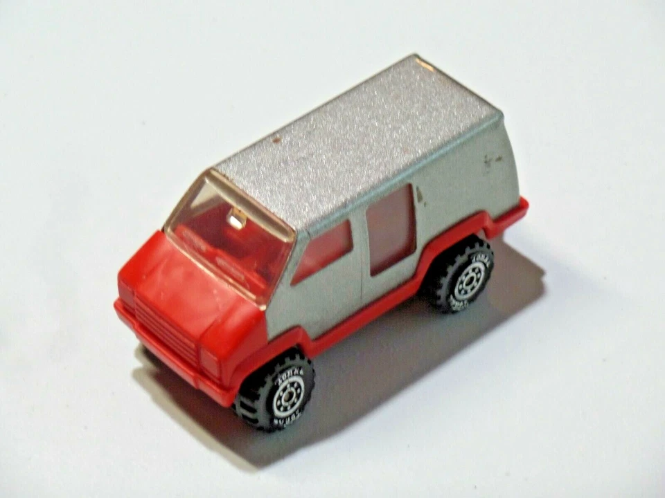 Винтажный Tonka литая и пластиковая игрушка Van Tonka Corp 1978 серебристая красная США 3 7/8 дюйма L1 - Изображение 2 из 4