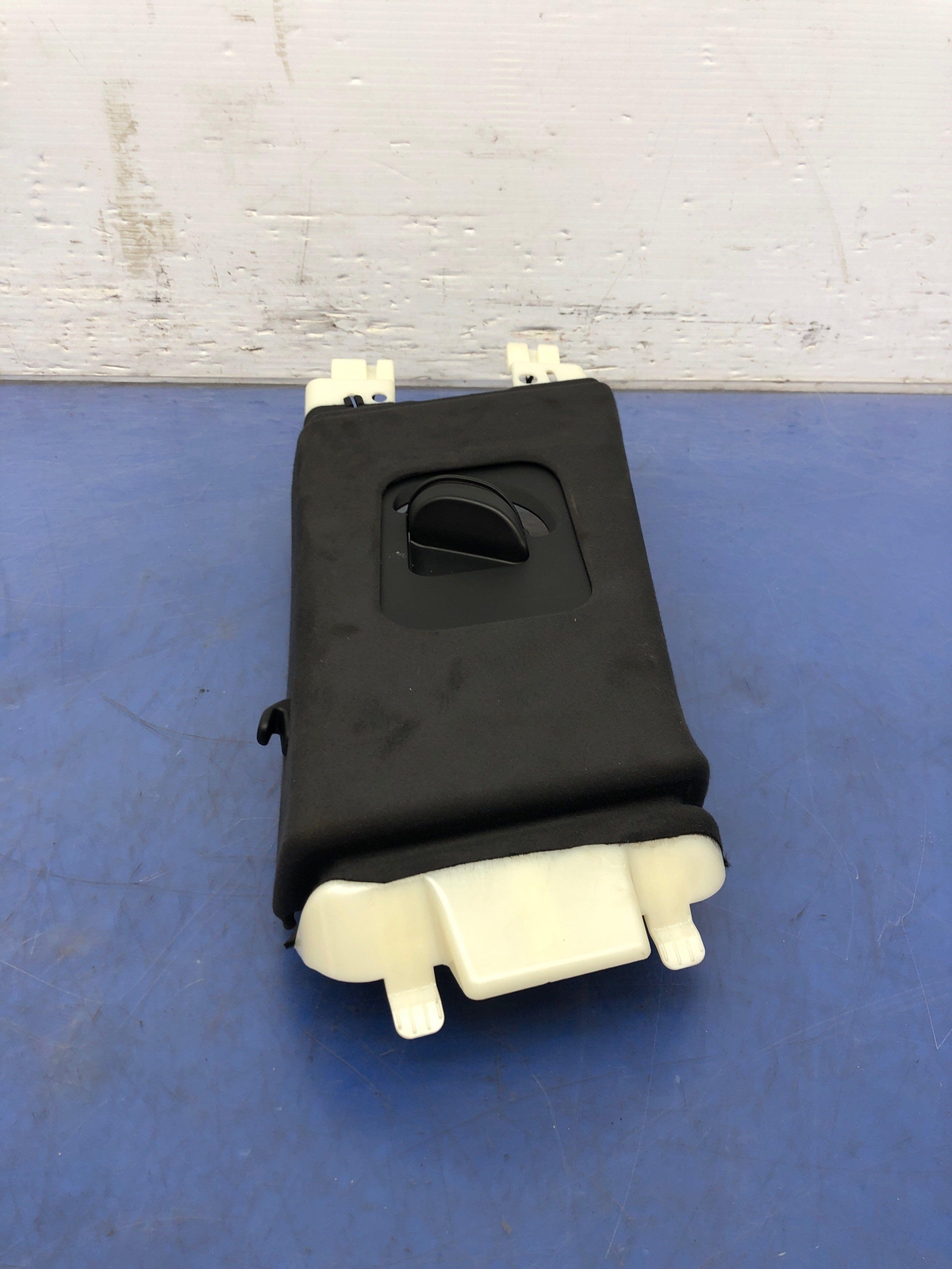 2017-2020 MASERATI LEVANTE M161 B PILLAR COVER PANEL SET (2) 6700621970