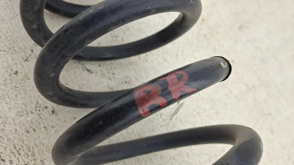 2013-2022 BUICK ENCORE REAR LEFT OR RIGHT COIL SPRING OEM - Image 3 of 4