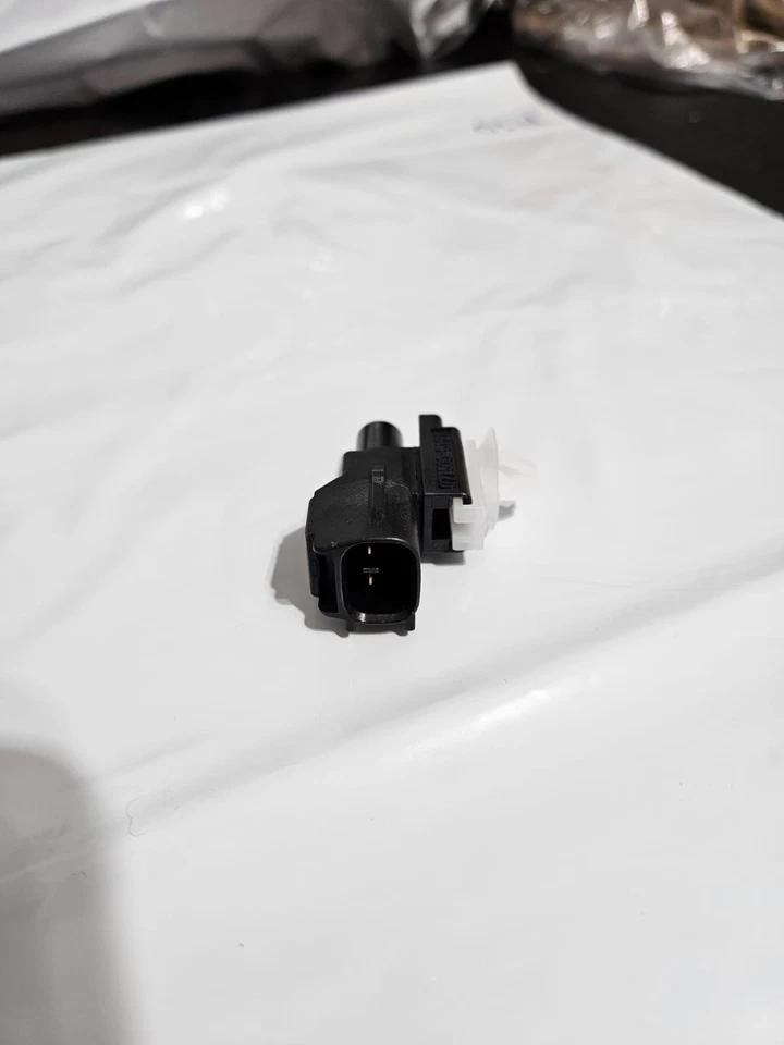 SENSOR DE TEMPERATURA DEL AIRE AMBIENTE EXTERIOR ORIGINAL TOYOTA 88790-22131 Foto 4 de 4