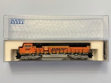 Kato N Scale BNSF Swoosh SD70MAC Diesel Locomotive #8987 176-6407 N Gauge