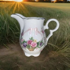 Vintage Lipper Mann Footed Creamer Small Pitcher White Pink Bow Made in Japan 4”