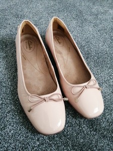 clarks wide fit flat shoes