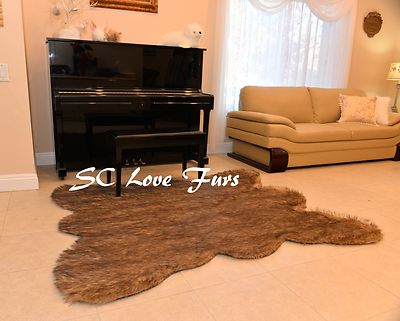 5' x 6'  Grizzly  Bear Faux Fur Bear skin Mountain Bear Area Rug