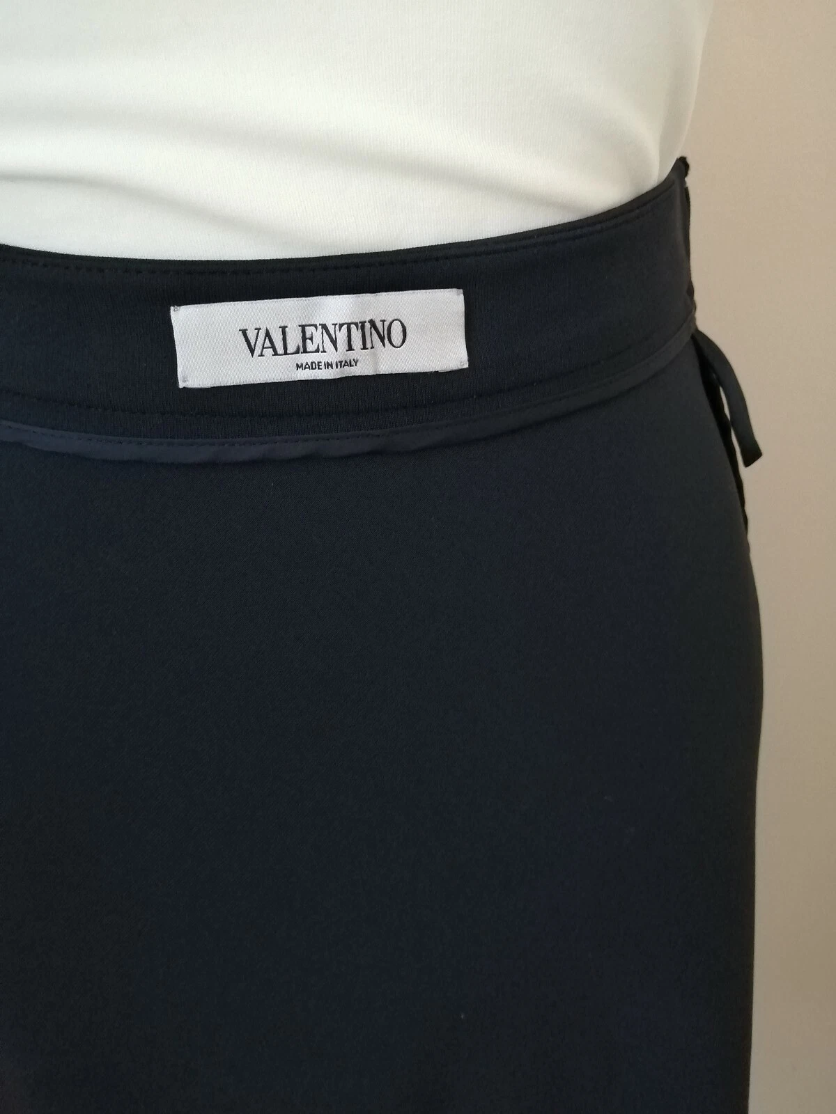 Designer VALENTINO vintage ladies A line Navy skirt. Size 6