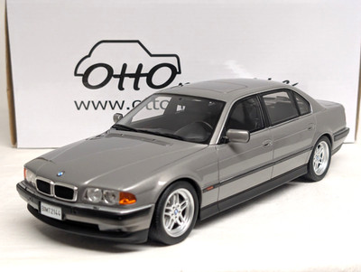 1:18 Otto Mobile BMW 750 iL V12 E38 Film James Bond NEU NEW