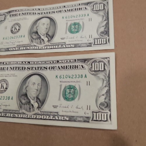 $100 Dollar Bills Two Consecutive 1990 Uncirculated K 90. 20 Dollars Is Bonus - Picture 3 of 11