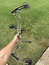 Bowtech Revolt X 80 Right Hand 80lb 26-30in Draw 30in Tan/Black Bow