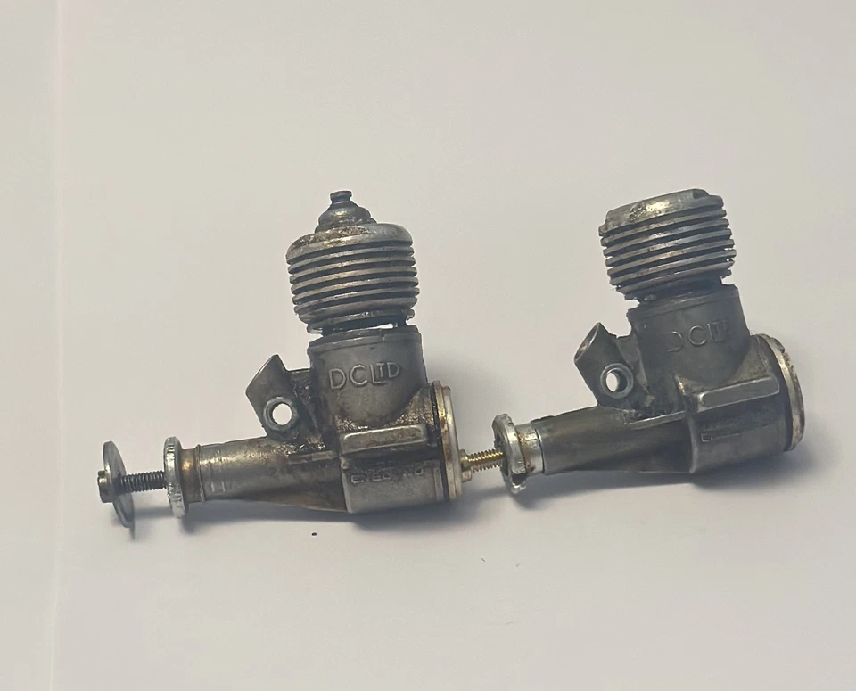 Two Davies Charlton Glow Engines 049 Spares/Repairs - Image 3 of 4
