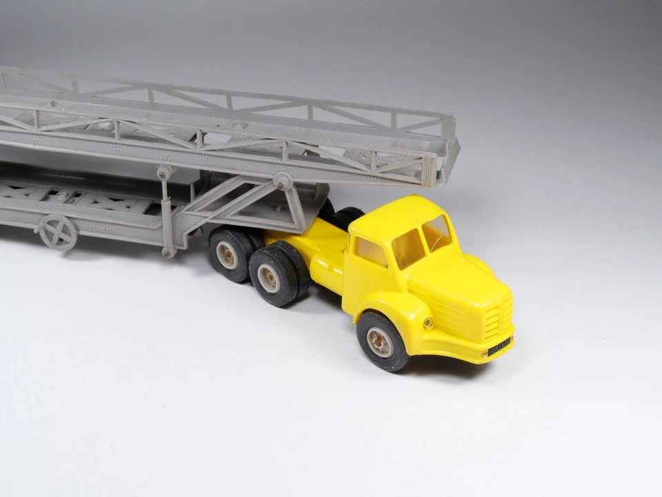 NOREV - 95 - Tracteur Berliet TBO 15 - Transporteur - Jaune - En boite - Photo 3/4