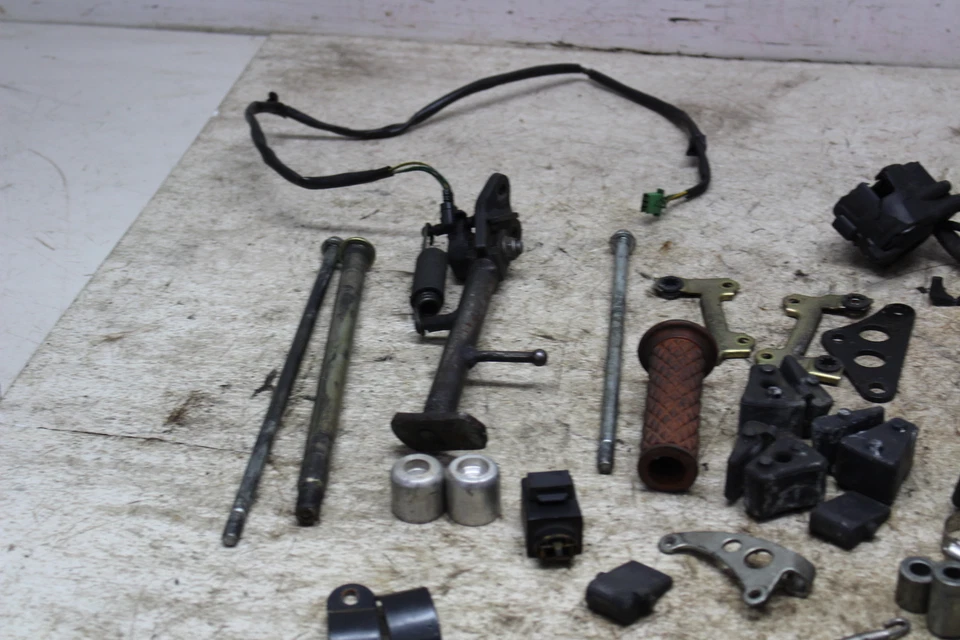 LOTE DE PIEZAS Y HERRAJES HONDA CBR600F3 95-98 Foto 2 de 4