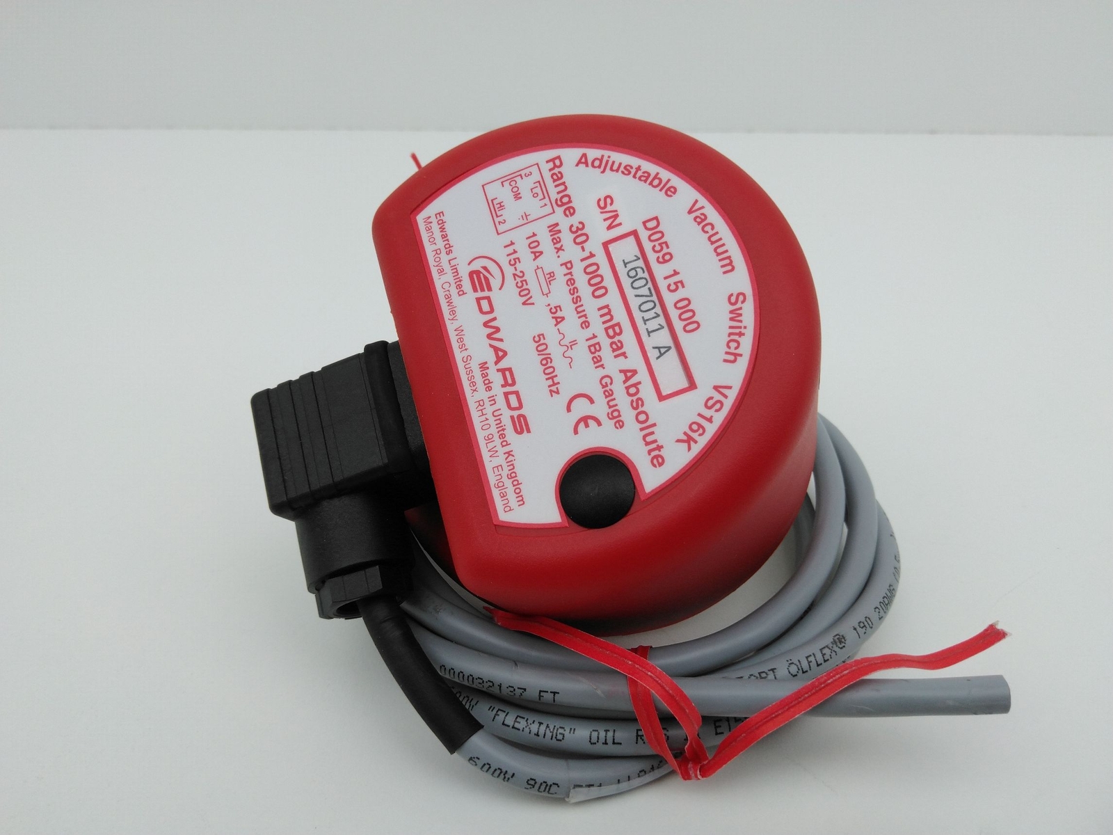 Edwards D059 15 000 Adjustable Vacuum Switch VS16K, Range 30-1000mBar Absolute