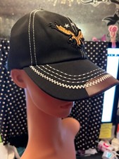 Casquette brodée avec un aigle en 3D