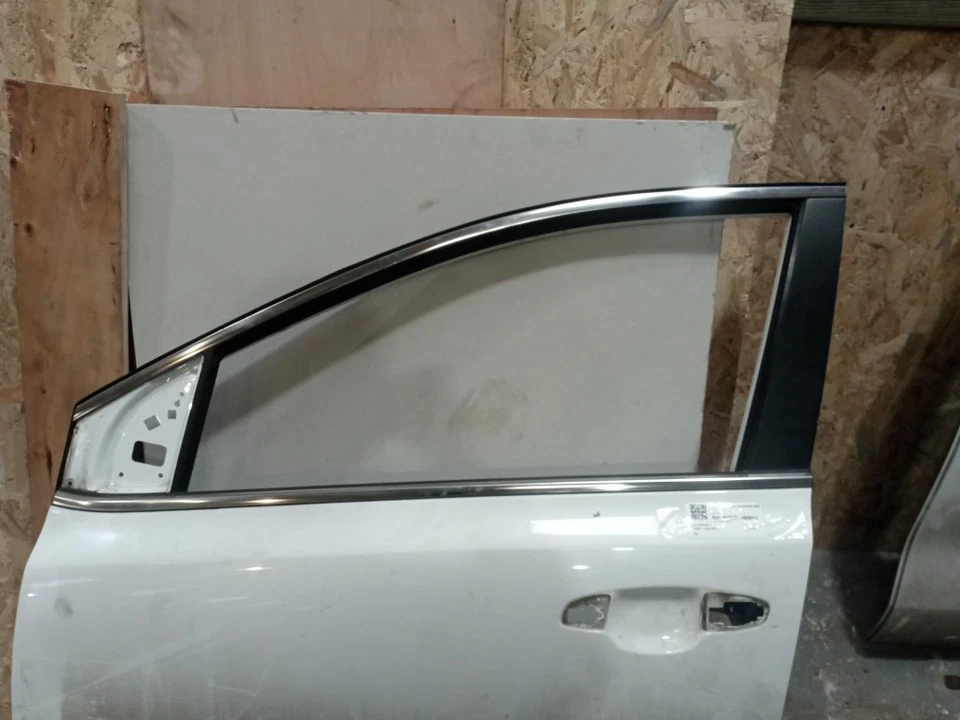 Kia Sportage S 5 Door Estate 2016-2018 DOOR BARE (FRONT PASSENGER SIDE) White - Image 3 of 4