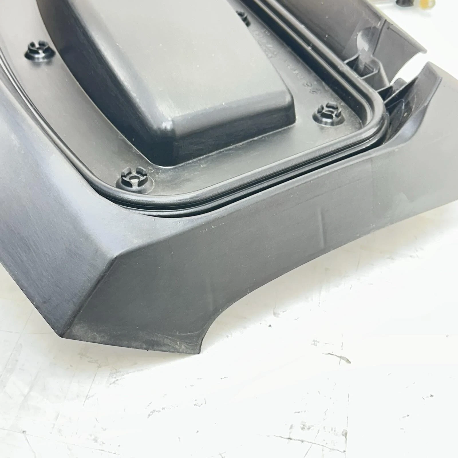 2016 Can-Am Spyder Rt Posterior Maletero Interior Cubierta Puntal Elevador Panel