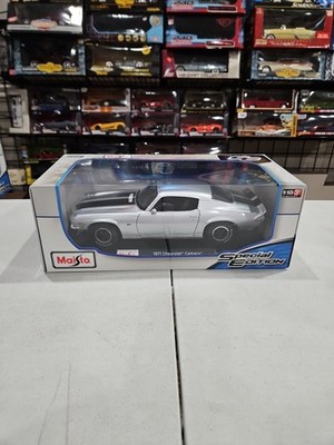 New Maisto Special Edition 1971 Chevrolet Camaro Diecast Model