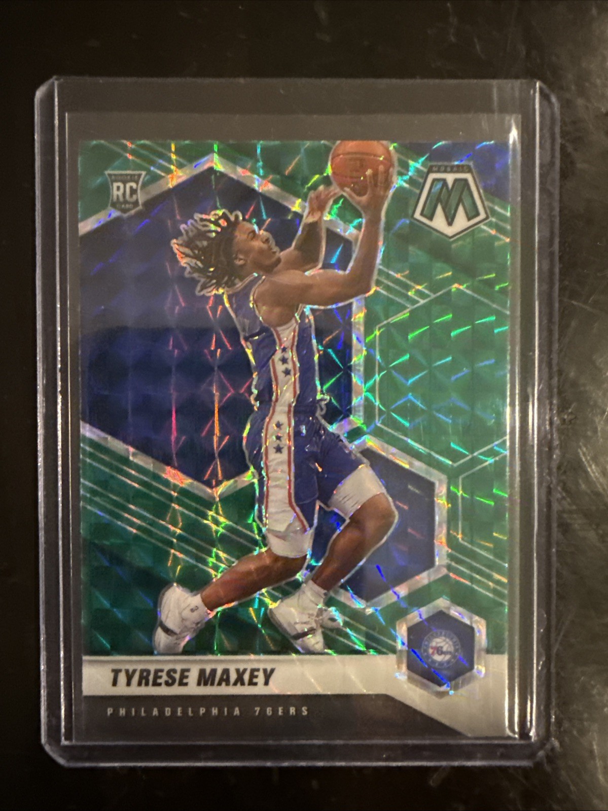 2020-21 Panini Mosaic Rookie Tyrese Maxey #203 Green Mosaic Prizm (RC)
