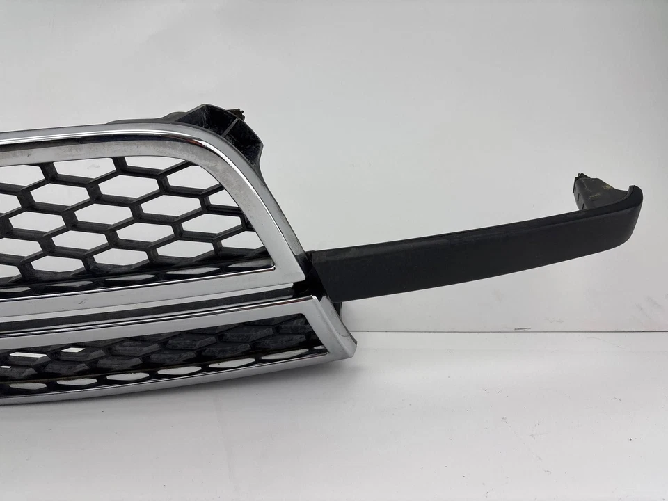 2006-2007 Chevrolet Silverado 1500 Front Bumper Radiator Grille OEM - Image 2 of 4