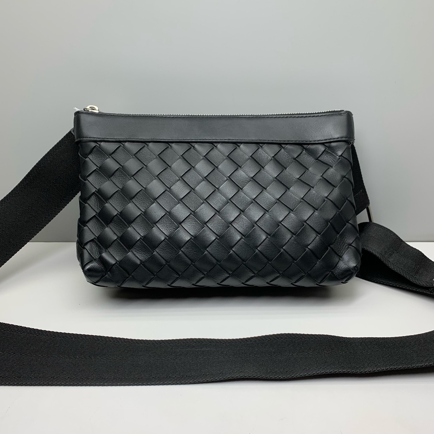 Bottega Veneta Intrecciato 651938V2E428803 Messenger Bag thumbnail 2