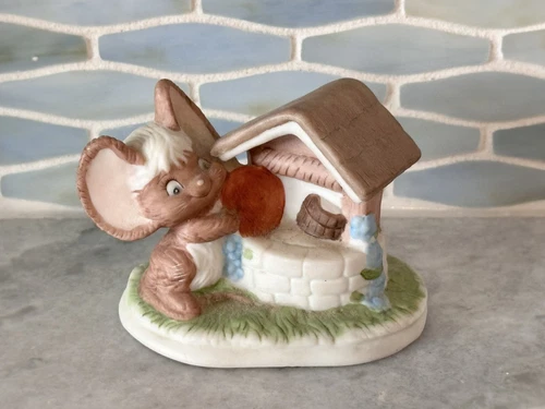 Vintage Hallmark Mouse Figurine Cheddar & Co. Wishing Well 1980’s