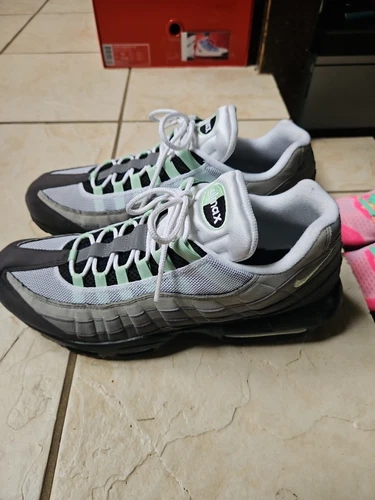 Size 13 - Nike Air Max 95 Fresh Mint Worn Twice 