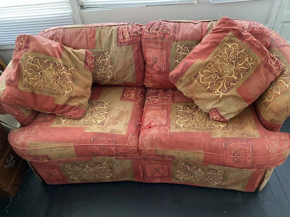 Loveseat rojo Foto 3 de 4