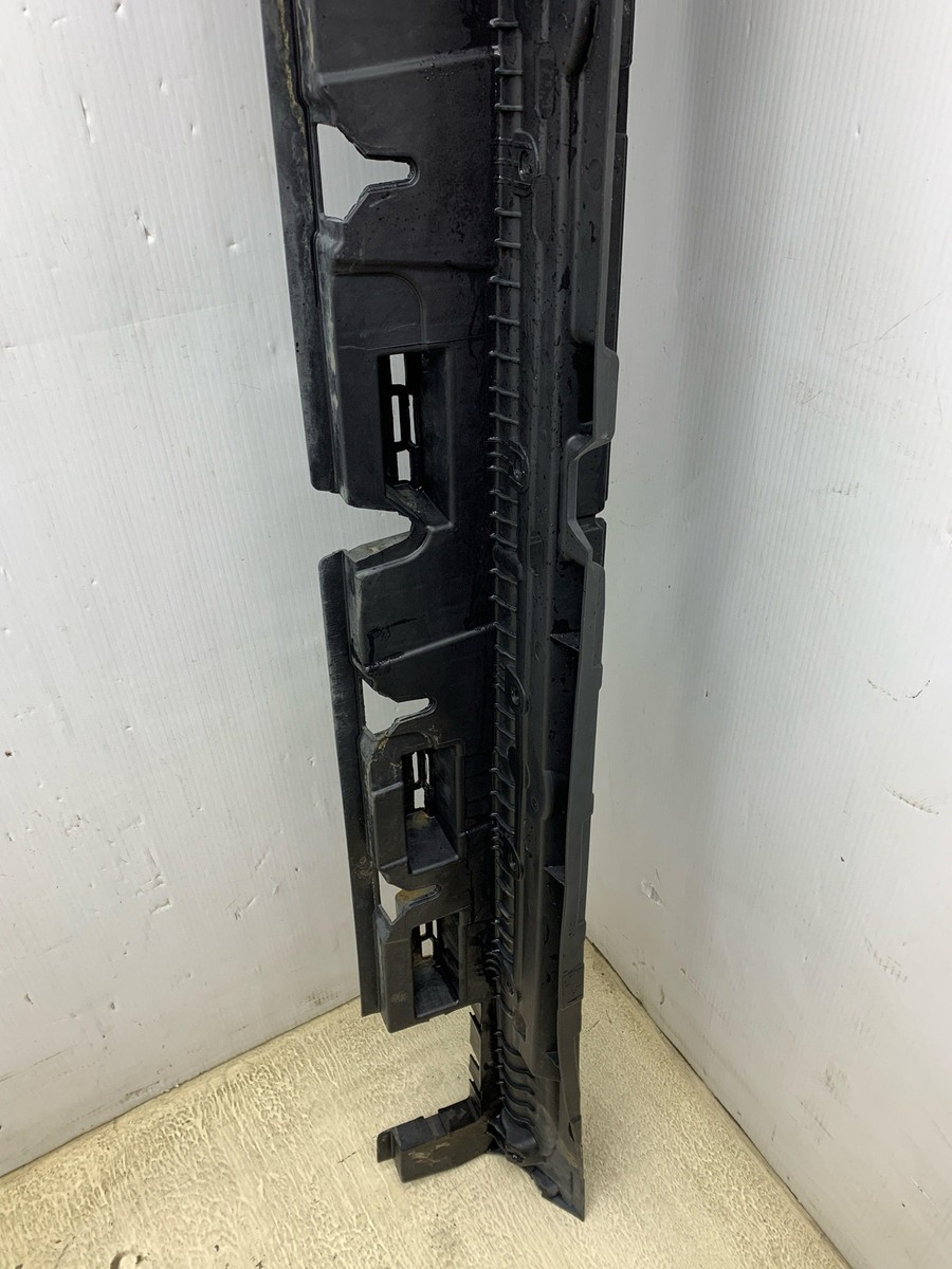 2017 - 2019 MERCEDES GLS 550 OEM RIGHT SIDE ROCKER PANEL MOULDING  