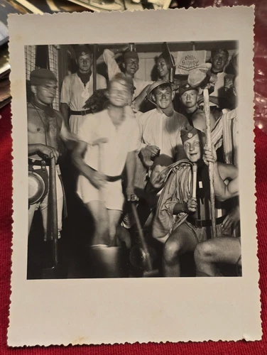 RAD DRUNK SOLDIERS GOOFING OFF WWII WW2 German Wartime Military photo