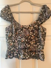 Floral Off Shoulder Crop Top Women  s Size M. NWT Read