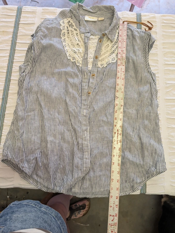 Maeve Anthropology 女式条纹纽扣衬衫蕾丝无袖大号蓝色 — 第 4/4 张图片