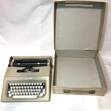 Typewriter, Olivetti LETTERA 25, made in Spain thumbnail
