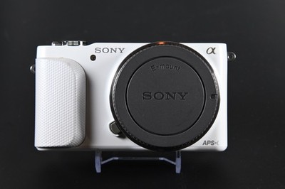 Sony Alpha NEX-3N 16.1 MP Digitalkamera Gehäuse Defekt!