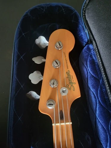 Squier 40th Anniversary Vintage Edition P-Bass w/ Reunion Blues Continental Bag image 4
