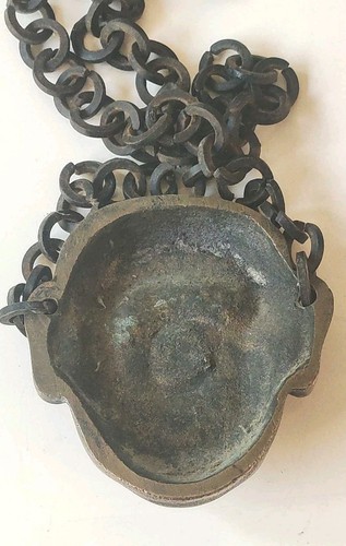 Petit Masque Asiatique Ancien En Laiton Avec Pierres Décoratives