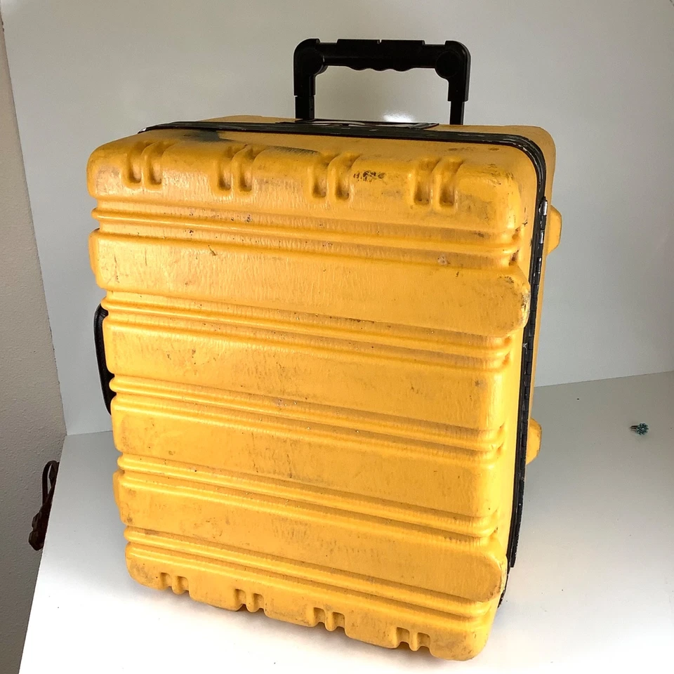 Platt Yellow Rolling Case w/Telescoping Handle & Combo Lock * Cameras Tools Etc - Image 3 of 4