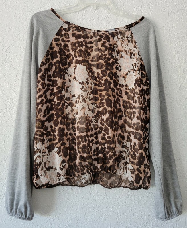 Charlotte Russe Top Raglan Animal Print Super Cute Open Back With Buttons Sz L