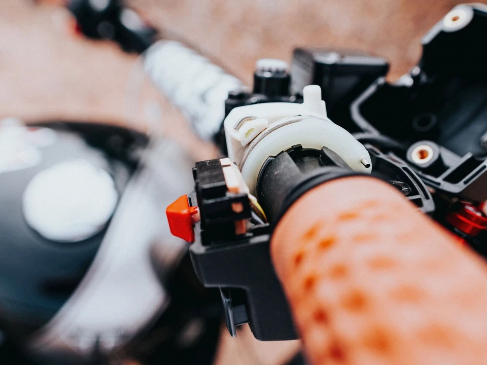 Triumph Scrambler 400x & Speed 400 Throttle Spacer - Image 4 of 4