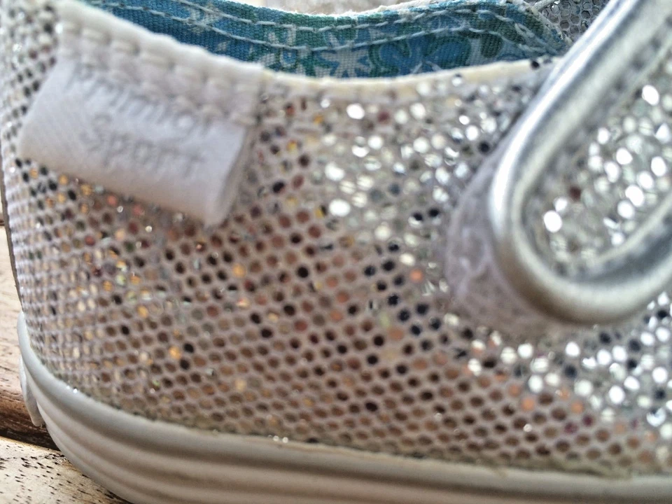Primigi NIB  Silver Sparkle Mary Jane Sneakers  Little Girls Size  7 M  / Eur 23 - Image 4 of 4