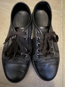 Baskets homme Gucci 6C daim noir 5.0 US petites éraflures doucement utilisées