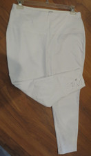 Chico's Zenergy - Size 2 Capri Pants White Pullon Stretch Cute hem EUC