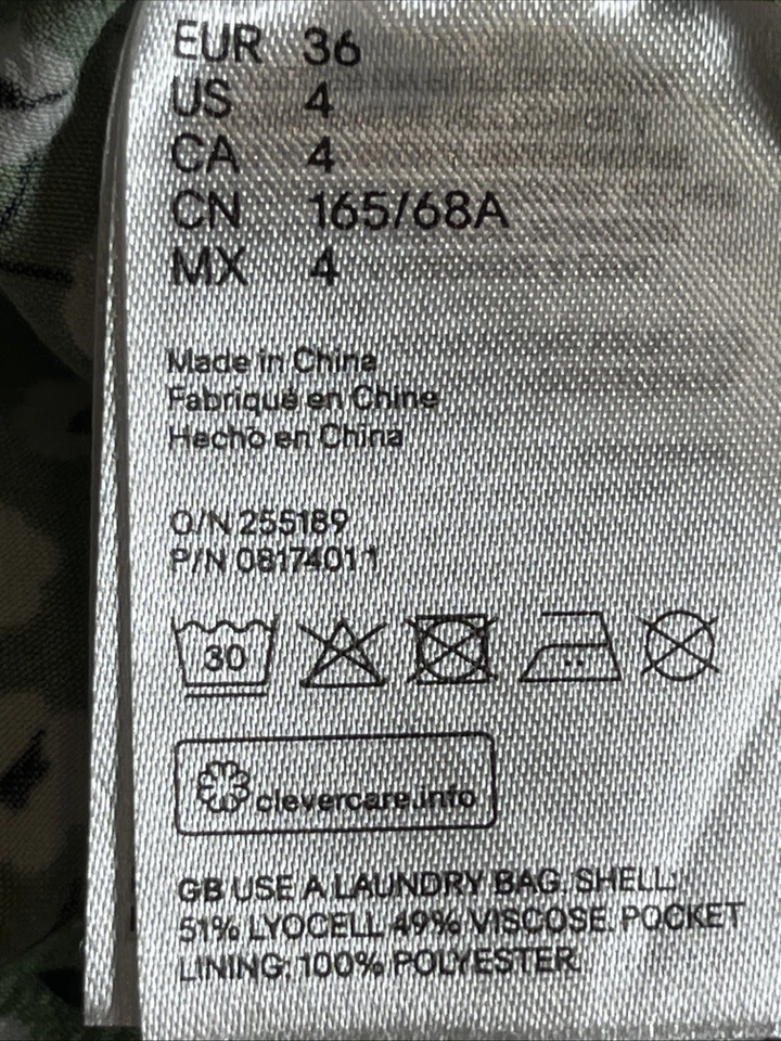 Pantalones Cortos H&M Mujer Talla 4 Con Cinturón Verde Floral Bolsillo Cremallera Tiro Alto Foto 4 de 4