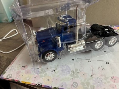 1/32 NEW RAY NEW  PETERBILT 379 DAY CAB SEMI TRACTOR,NO PACKAGING # C 296