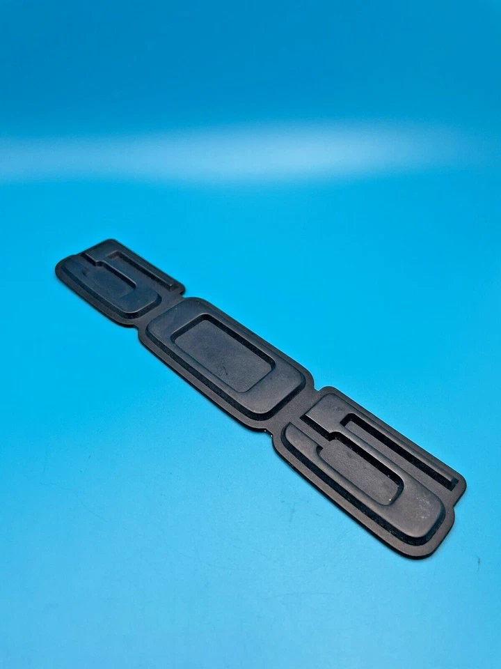 PEUGEOT 505 1978-1992 TAPA MALETERO TRASERO EMBLEMA MALETERO PORTÓN TRASERO PLACA DE IDENTIFICACIÓN OEM Foto 2 de 4