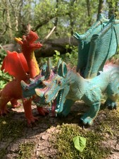 Two Dragon Fast Champ Industry Retro Style Monster Hong Kong Two Head Red Vinyl