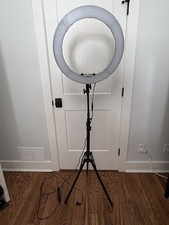 NEEWER Ring Light 18inch Kit RL-18 : 55W 5600K Professional LED w/ Stand used