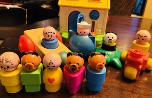 Vintage Little People Discovery Cottage+ 9 Jumbo Figures +Click N Clatter +Xtras