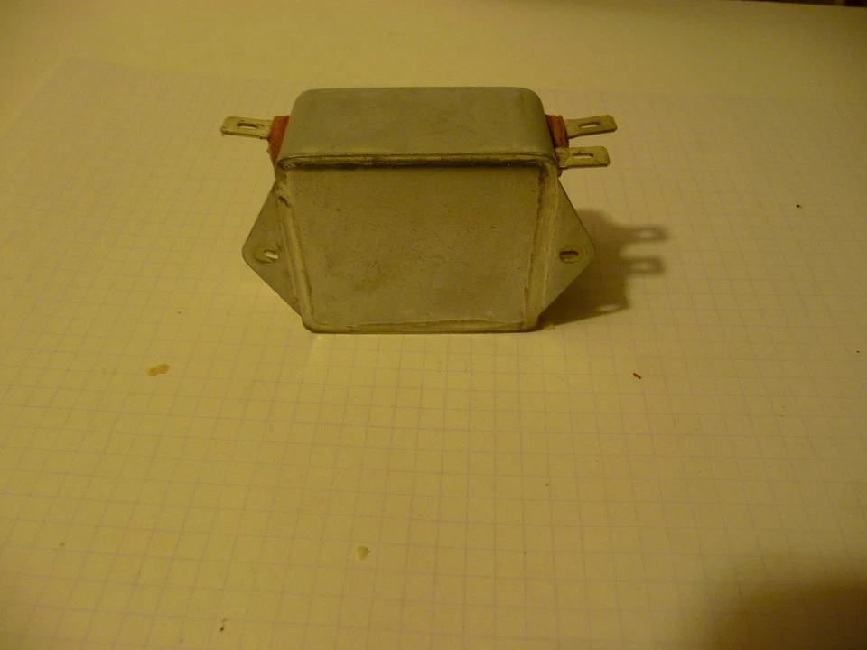 AC power filter , Corcom , 1R1 , 1 amp , 120 volt / 250 volt - Image 3 of 4